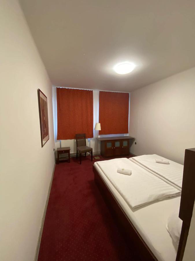 Hotel Houstka Brandýs nad Labem-Stará Boleslav Dış mekan fotoğraf
