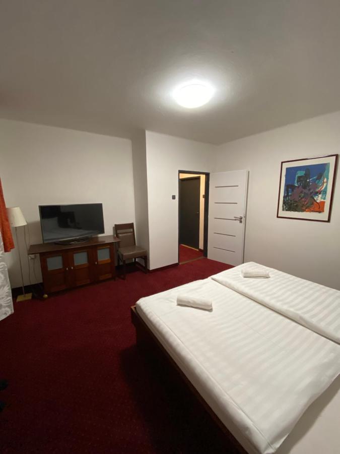 Hotel Houstka Brandýs nad Labem-Stará Boleslav Dış mekan fotoğraf